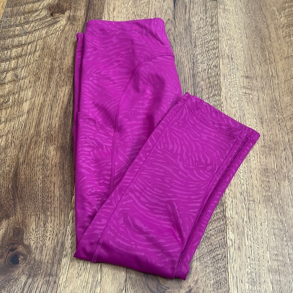 Athleta Woman’s Pink Crop Leggings W Pockets Size S